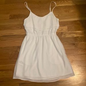 XXS white bcbg dress (perfect graduation dress) - has pockets